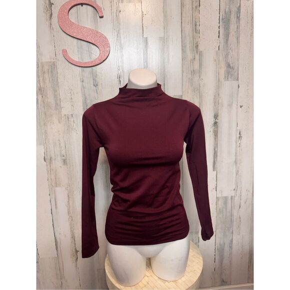 Long sleeve top size small - Picture 2 of 7